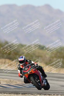 media/Dec-01-2025-Moto Forza (Mon) [[2daa91e15f]]/2-Intermediate Group/Session 3 (Turn 3)/